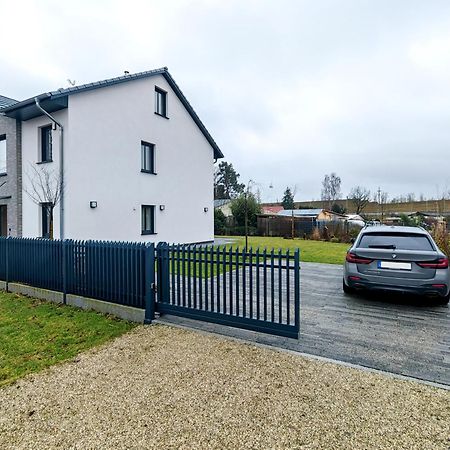 Bohnapartments Luxury Villa Berlin - 210Qm - Wintergarten - Kamin - 4 Kostenlose Parkplaetze - 6 Schlafzimmer - Neubau - Luxusausstattung Birkenwerder Exteriör bild