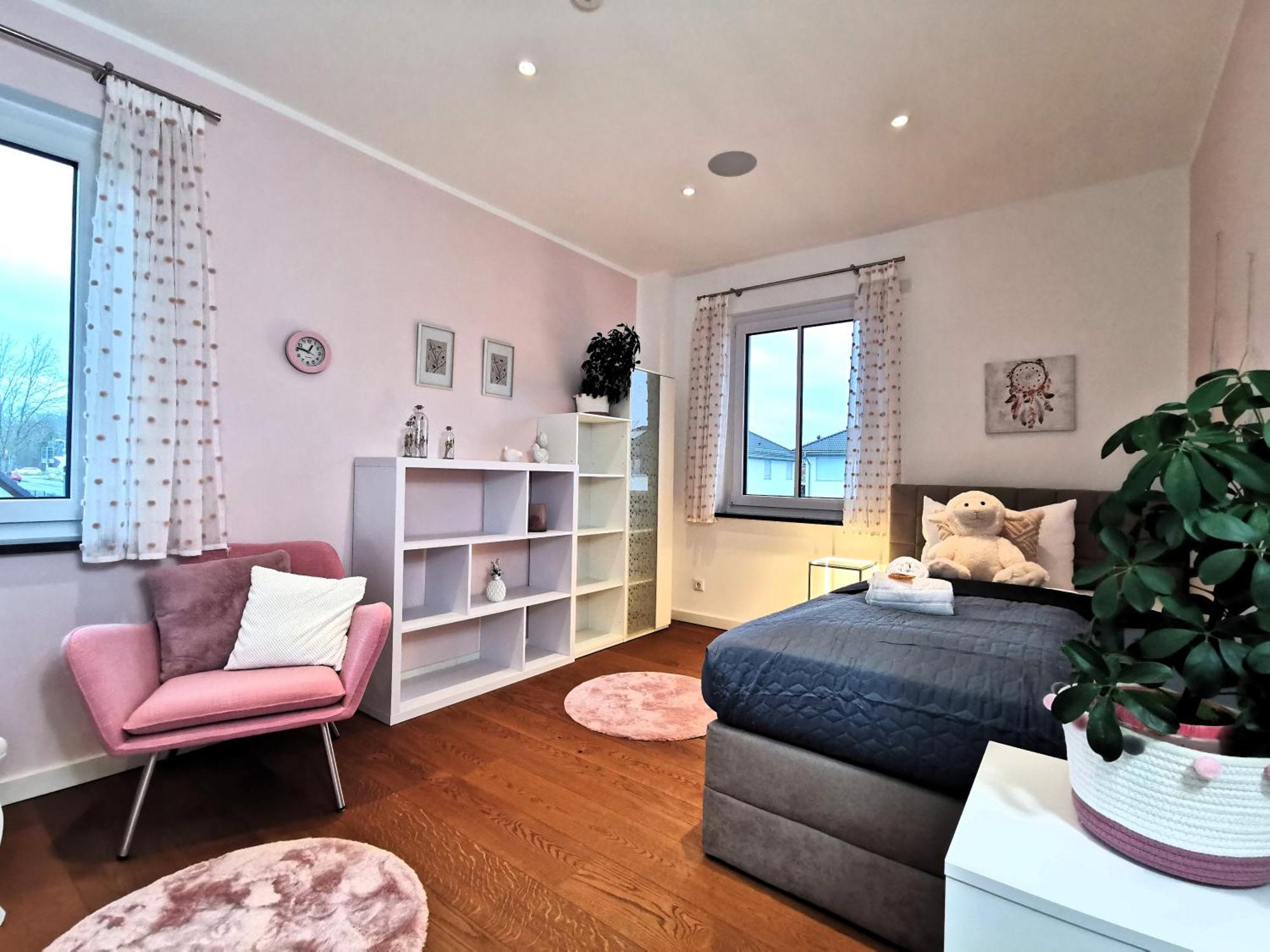 Bohnapartments Luxury Villa Berlin - 210Qm - Wintergarten - Kamin - 4 Kostenlose Parkplaetze - 6 Schlafzimmer - Neubau - Luxusausstattung Birkenwerder Exteriör bild