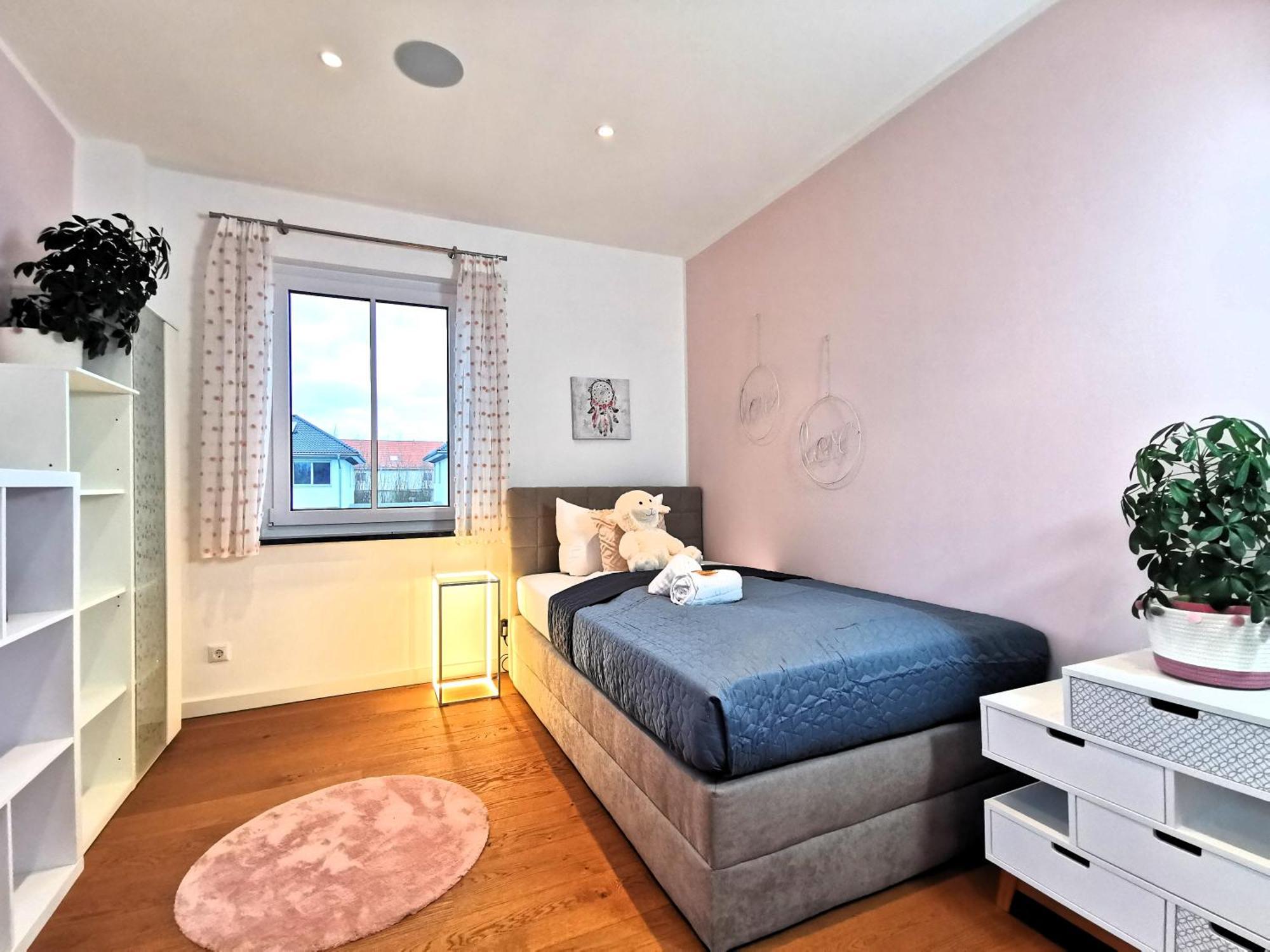 Bohnapartments Luxury Villa Berlin - 210Qm - Wintergarten - Kamin - 4 Kostenlose Parkplaetze - 6 Schlafzimmer - Neubau - Luxusausstattung Birkenwerder Exteriör bild