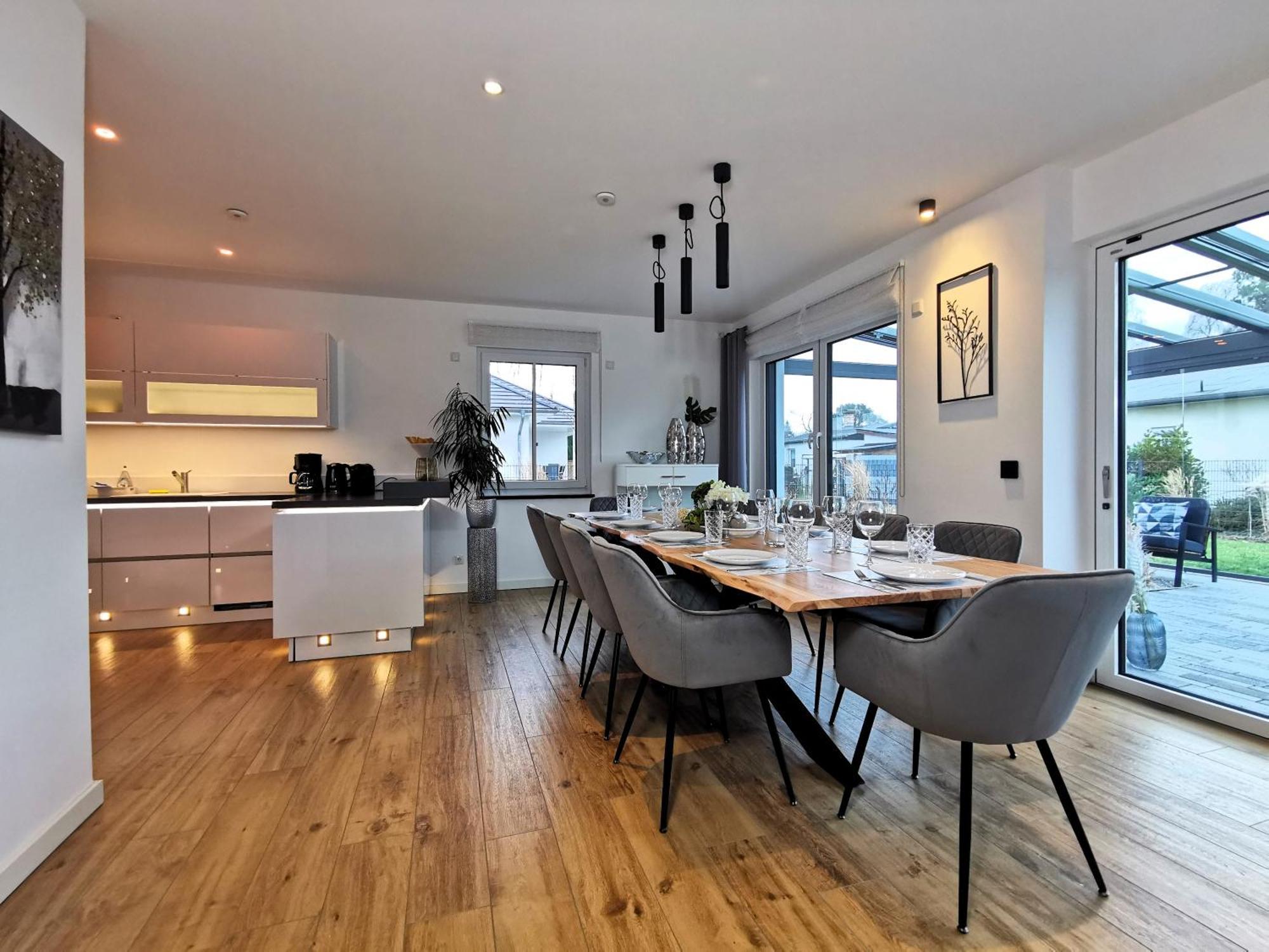 Bohnapartments Luxury Villa Berlin - 210Qm - Wintergarten - Kamin - 4 Kostenlose Parkplaetze - 6 Schlafzimmer - Neubau - Luxusausstattung Birkenwerder Exteriör bild